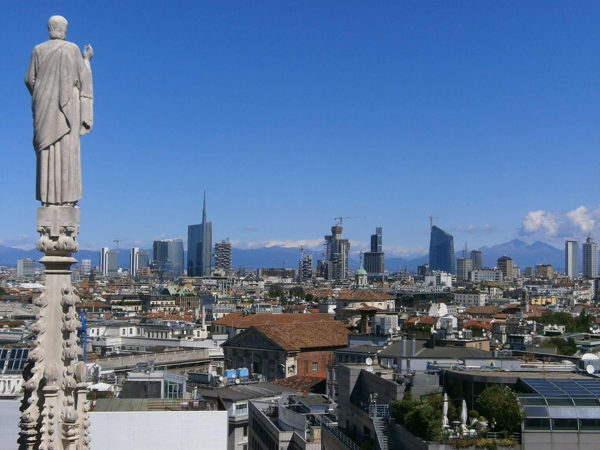 The Glamore Milano Duomo Hotel Exterior photo